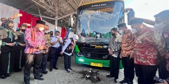 Tambah Armada Bus TRANSJATIM, Gubernur Khofifah Pastikan Waktu Tunggu Lebih Cepat 15 Menit