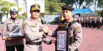 Kapolres Gresik Beri Penghargaan untuk 33 Personel dan Warga Berprestasi