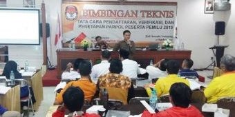 KPU Lumajang Berikan Bimtek kepada Parpol Peserta Pemilu