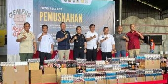 Pemkab Malang dan Bea Cukai Musnahkan 3,2 Juta Batang Rokok Ilegal