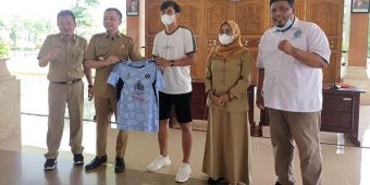 Tim Sepak Bola Kabupaten Blitar Berangkat ke Kualifikasi Porprov di Malang