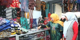 Gubernur Khofifah Sebut Batik Legendaris di Sidoarjo Jadi Bagian Penguat Ekosistem UMKM