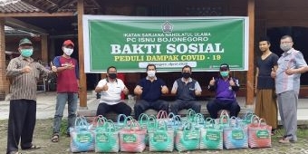 Peduli Warga Terdampak Covid-19, PC ISNU Bojonegoro Bagi-bagi Sembako