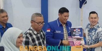 Pilwali Kediri 2024, Ronny Kembalikan Formulir Pendaftaran Bakal Calon Wali Kota ke PAN