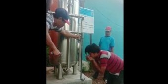 Abdimas PKDes Umsida Bantu Warga Ubah Air Jernih Jadi Air Minum