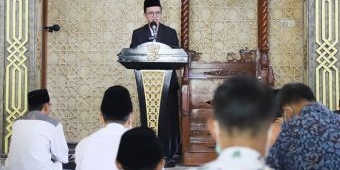 Pelajar SMP di Surabaya Isi Khotbah Jumat di Masjid Dispendik
