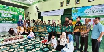 Kejari Kabupaten Kediri Beri Bantuan Ramadan untuk Anak Yatim di Panti Asuhan