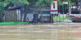 Bengawan Solo Bojonegoro Masuk Siaga 1 Banjir, Sejumlah Desa Mulai Tergenang