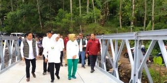 Gubernur Khofifah Pastikan Jembatan Curah Maling dan Curah Kebo Rampung Akhir 2025