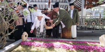 Sebelum Peluncuran YP3I di Tebuireng, Para Ulama dan Akademisi Ziarah di Makam Gus Dur