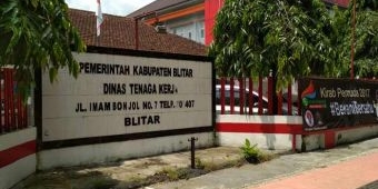 Disnaker Blitar Buka Posko Penangguhan UMK 2018