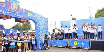 Semarak PLN Mobile Color Run 2024, Pj Gubernur Jatim Berlari Bareng Ribuan Peserta