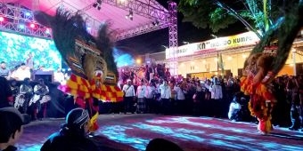 Atraksi Reog Ponorogo di Munas 1 JRA IKHAC Pacet Pikat Ribuan Warga Mojokerto