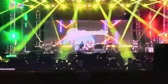 Nikmati Kemeriahan Pesta Rakyat, Pj Wali Kota Mojokerto Berbaur dengan Puluhan Ribu Warga