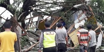 Puting Beliung di Glagah Lamongan Sebabkan 23 Rumah Rusak Parah