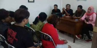 Satpol PP Gresik Garuk Puluhan PSK dan Anjal