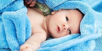 10 Rekomendasi Nama Bayi Laki-Laki Islami 3 Kata Keren, Punya Arti Mendalam, dan Penuh Doa