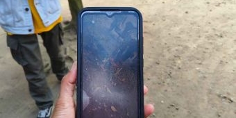 Warga Blitar Geger Temuan Mayat Wanita di Pinggir Jalan, Wajah Tertutup Sampah