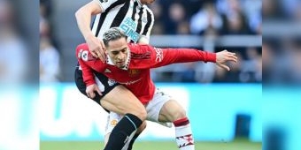 Newcastle Kalahkan Manchester United 2-0 di James Park