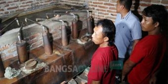 Pabrik Arak di Banjardowo Jombang Digerebek Polisi
