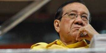 Akbar Tanjung Sedih Jokowi Intervensi Munaslub Golkar Lewat Luhut