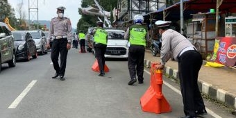 Satlantas dan Dishub Kota Batu Tertibkan Parkir Liar di Area Relokasi Pasar Batu