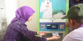 Lewat ATM Beras, Wali Kota Kediri Tinjau Penyaluran Bantuan untuk Masyarakat 