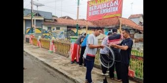 Timbulkan Tumpukan Sampah dan Bau, Warga Gladak Anyar Pamekasan Tolak Pasar Dadakan 