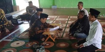 Kantah Kabupaten Pasuruan Teken Akta Wakaf Massal di Desa Wonosari