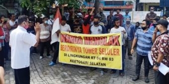 Tolak Berdirinya Tower Telekomunikasi, Puluhan Warga Kertosari Ponorogo Luruk Kantor Lurah