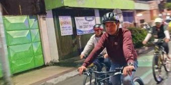 Sambut Para Pemudik, Plt Wali Kota Madiun Gowes Keliling Kota Sambil Cek Fasum