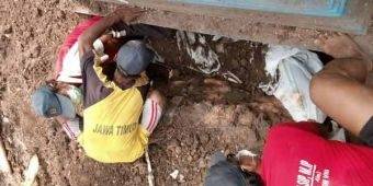Kuburan Mr X Korban Laka Kereta Api di Dusun Ngrajek Nganjuk  Dibongkar Keluarga