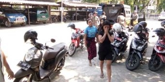 Ketahuan Beroperasi di Siang Hari, Tiga PSK Diciduk Satpol PP Pasuruan