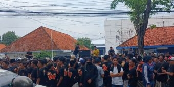 Resah Atas Gangguan Oknum LSM, Ribuan Buruh Rokok dan Petani Tembakau di Pamekasan Gelar Aksi