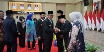 Wali Kota Batu Lantik Dewas dan Direksi Perumdam Among Tirto Masa Bhakti 2025-2030