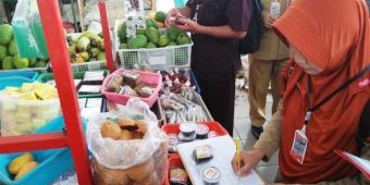 Sidak Mamin di Blitar, Tim Gabungan Imbau Pedagang Tolak Produsen Nakal