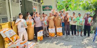 Bupati Kediri Salurkan Bantuan Benih untuk Petani Terdampak Banjir
