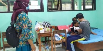 Manyayat Hati, Balita di Jombang Tidur di Isoter, Ibu Meninggal Karena Covid-19