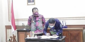 Lindungi Pekerja Non-ASN, Pemkab Jember Teken MoU dengan BPJamsostek