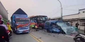 Kecelakaan Maut di Duduksampeyan Gresik: 6 Tewas, 1 Kritis