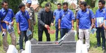 Bupati dan Pengurus PWI Sampang Ziarah ke Almarhum Wartawan Metro TV