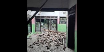 Puluhan Tahun Tak Direhab, Madrasah Diniyah Bustanul Hasan Probolinggo Ambruk, Sempat Dikira Bom
