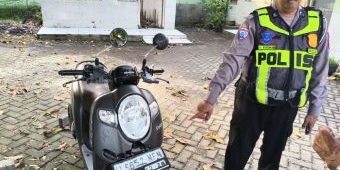 Pelajar 17 Tahun Jadi Korban Luka Usai Motor Tabrak Mobil di Balongbendo Sidoarjo