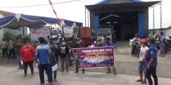 Regulasi Truk ODOL Dianggap Memberatkan, Puluhan Sopir di Jombang Demo