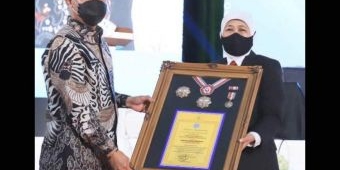 Terima Perhargaan dari IPDN, Ini Strategi Khofifah Percepat Pemulihan Ekonomi di Tengah Covid-19