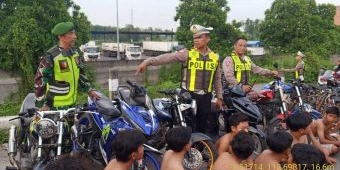 Razia Balap Liar di Jalan Raya Arteri Porong, 95 Motor Diamankan