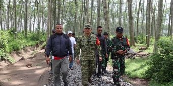 Dansatgas TMMD Kediri Tinjau Progres Pembangunan di Desa Gadungan