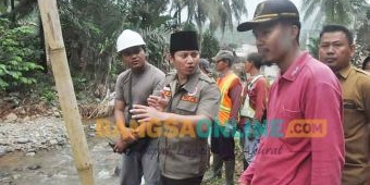 Tinjau Lokasi Banjir Bandang di Munjungan, Bupati Trenggalek Lakukan Penguatan Sisi Sungai