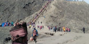Yadnya Kasada, Suku Tengger Angkat 3 Dukun Baru