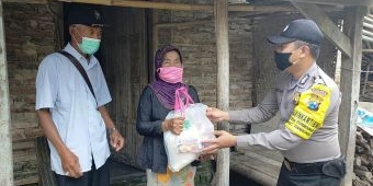 Polresta Banyuwangi Kembali Salurkan Bantuan Baksos dari Rumah ke Rumah